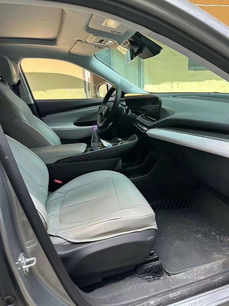 烟台23年别克E55