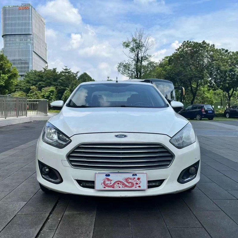 佛山15年福特福睿斯1