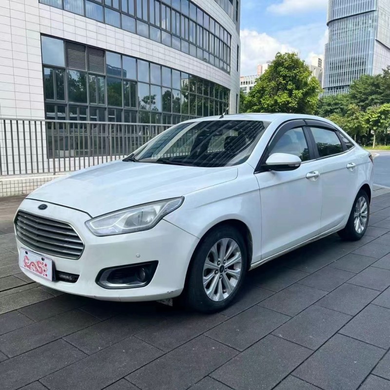 佛山15年福特福睿斯3