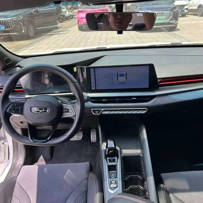 成都22年吉利缤瑞5