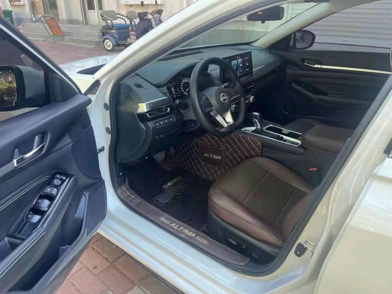 保定23年日产天籁5