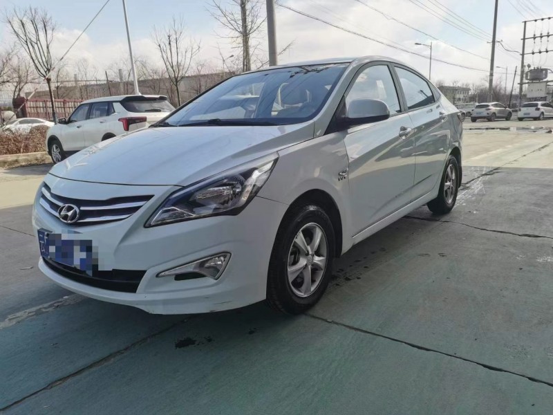 保定18年现代瑞纳3