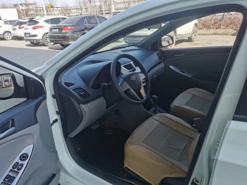 保定18年现代瑞纳7