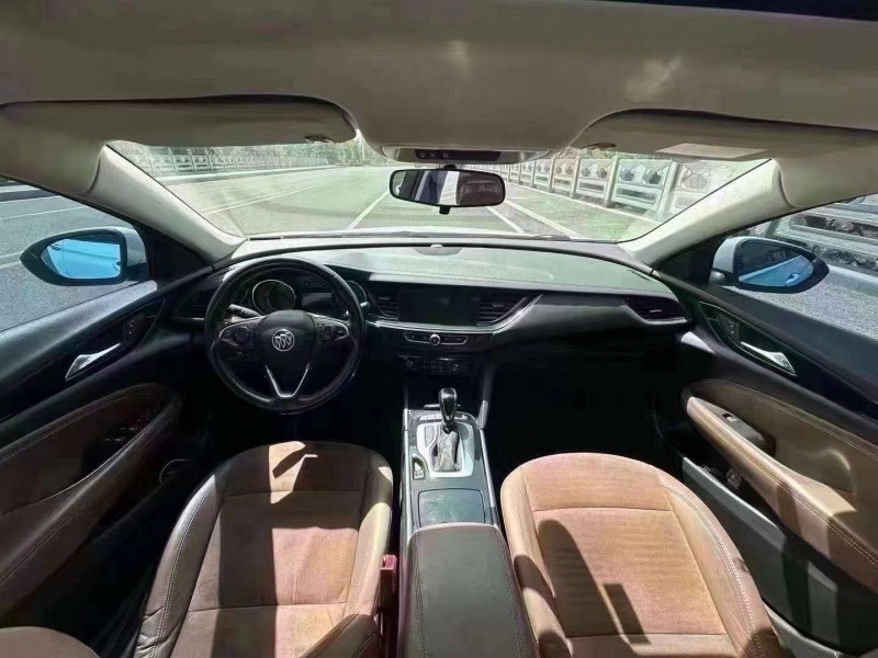 青岛19年别克君威4