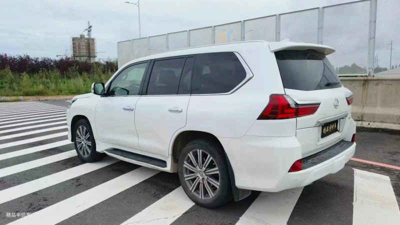 邢台17年雷克萨斯LX8