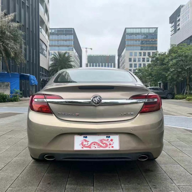 佛山17年别克君威8