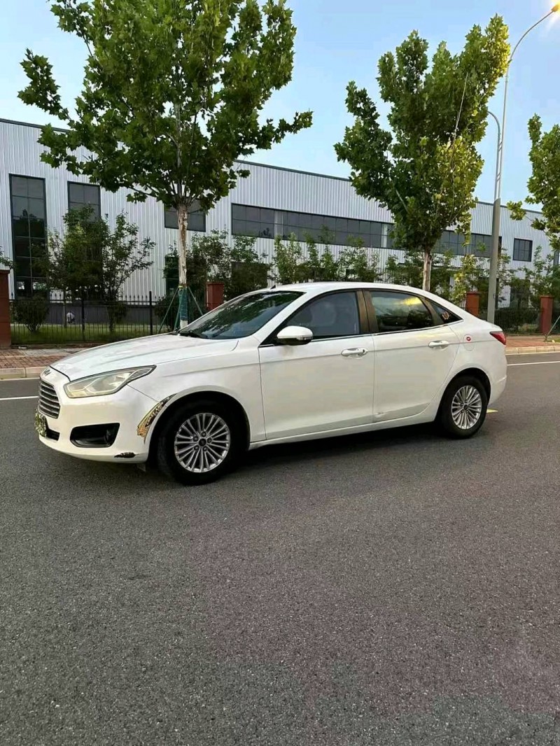 宿迁15年福特福睿斯2