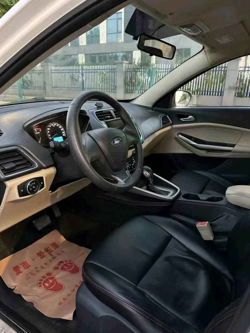 宿迁15年福特福睿斯6