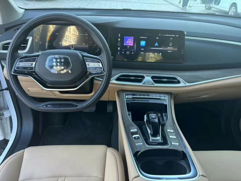 保定24年东风蓝电E55