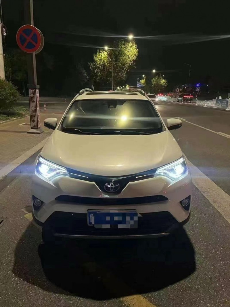 潍坊18年丰田RAV4荣放1