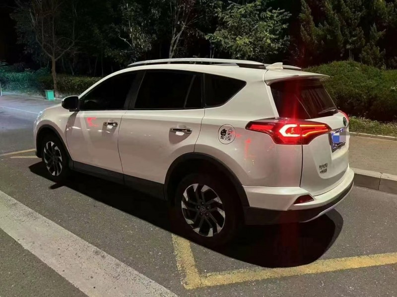 潍坊18年丰田RAV4荣放3