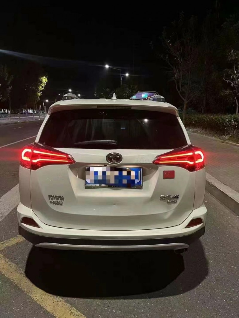 潍坊18年丰田RAV4荣放6