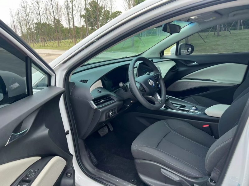 保定23年别克微蓝5