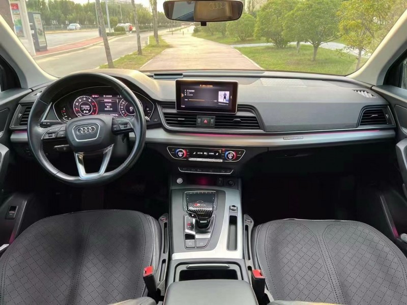 枣庄19年奥迪Q56