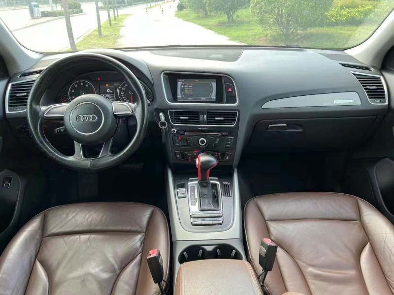 枣庄17年奥迪Q56