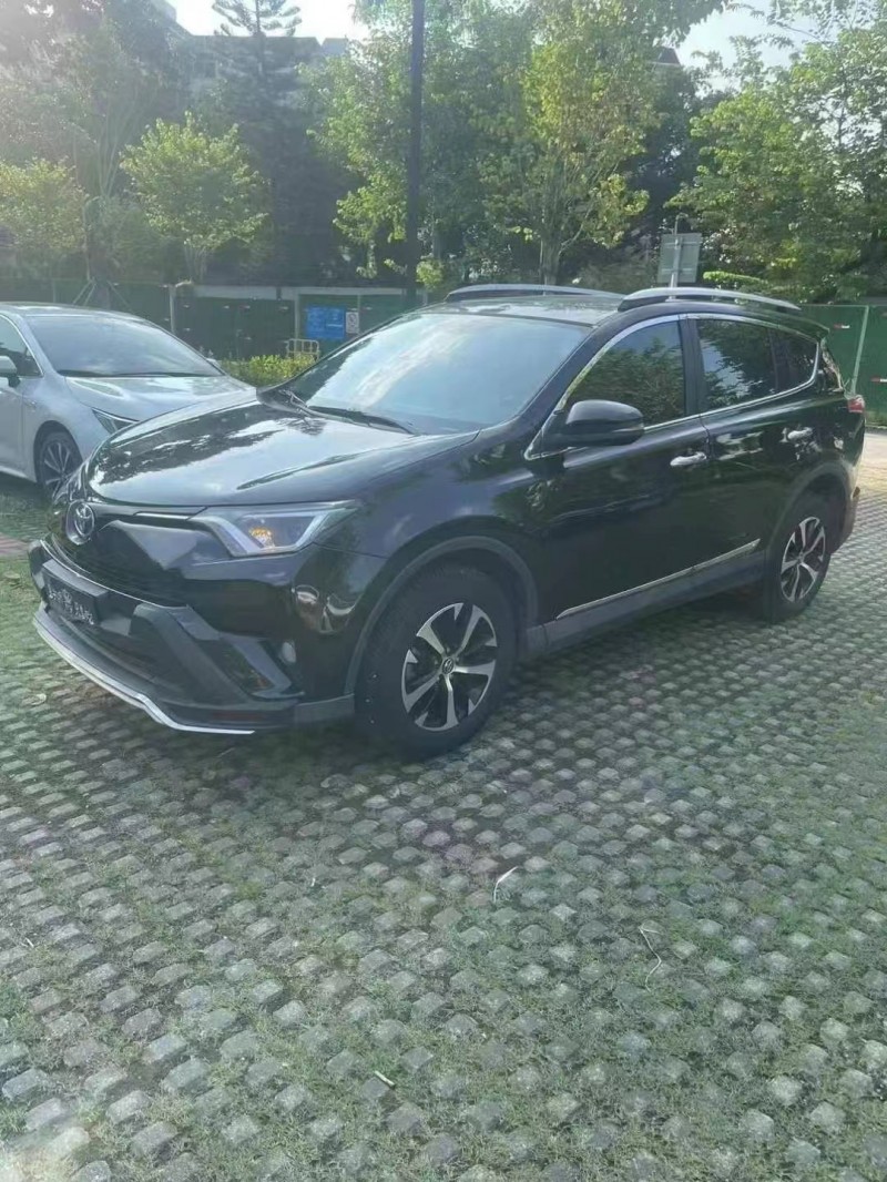 广州19年丰田RAV4荣放3