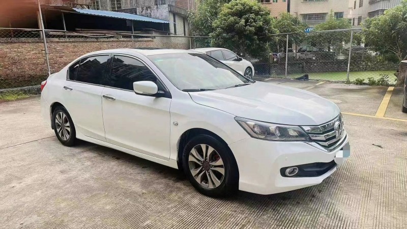 佛山15年本田雅阁3