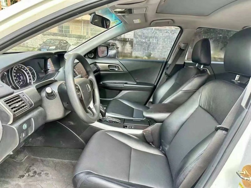 佛山15年本田雅阁7