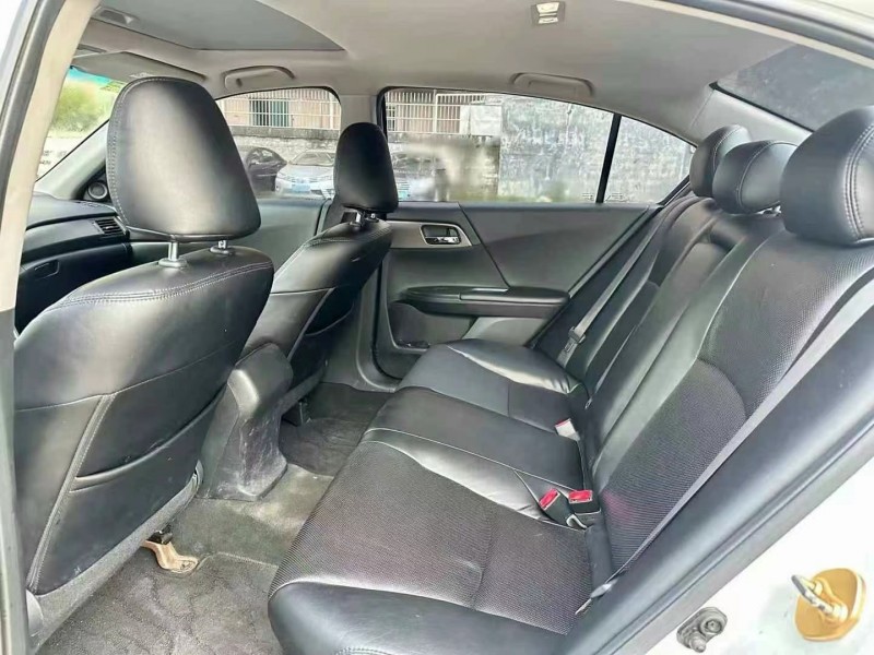 佛山15年本田雅阁8