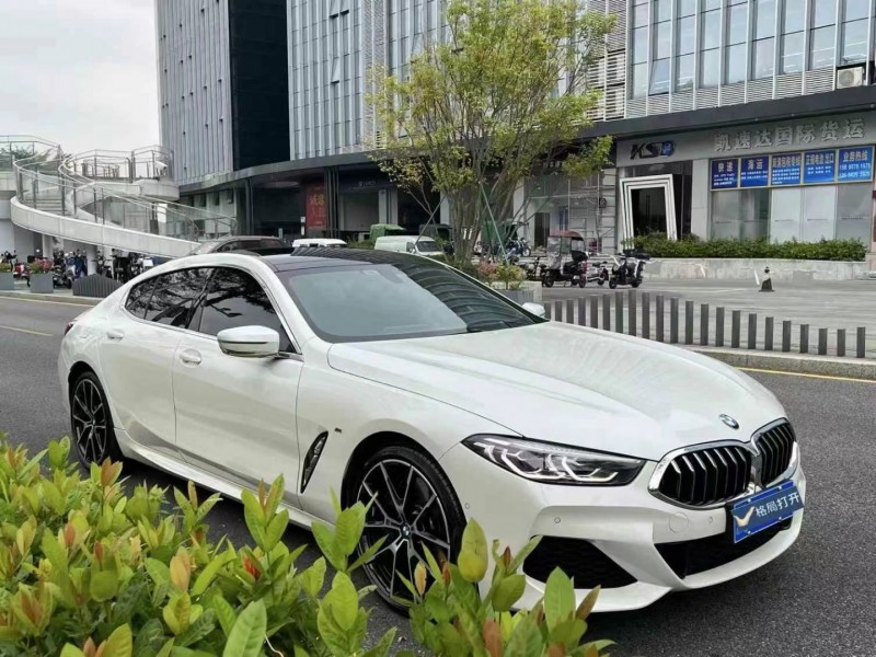 广州23年宝马8系2