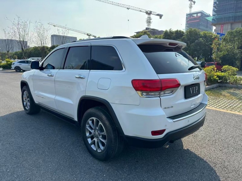 鹽城15年Jeep大切諾基4
