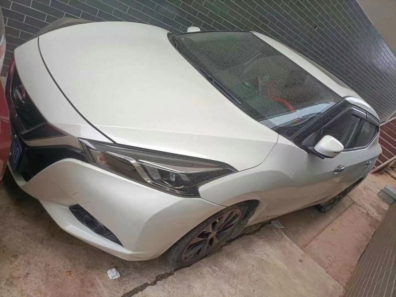 邵阳18年日产蓝鸟1