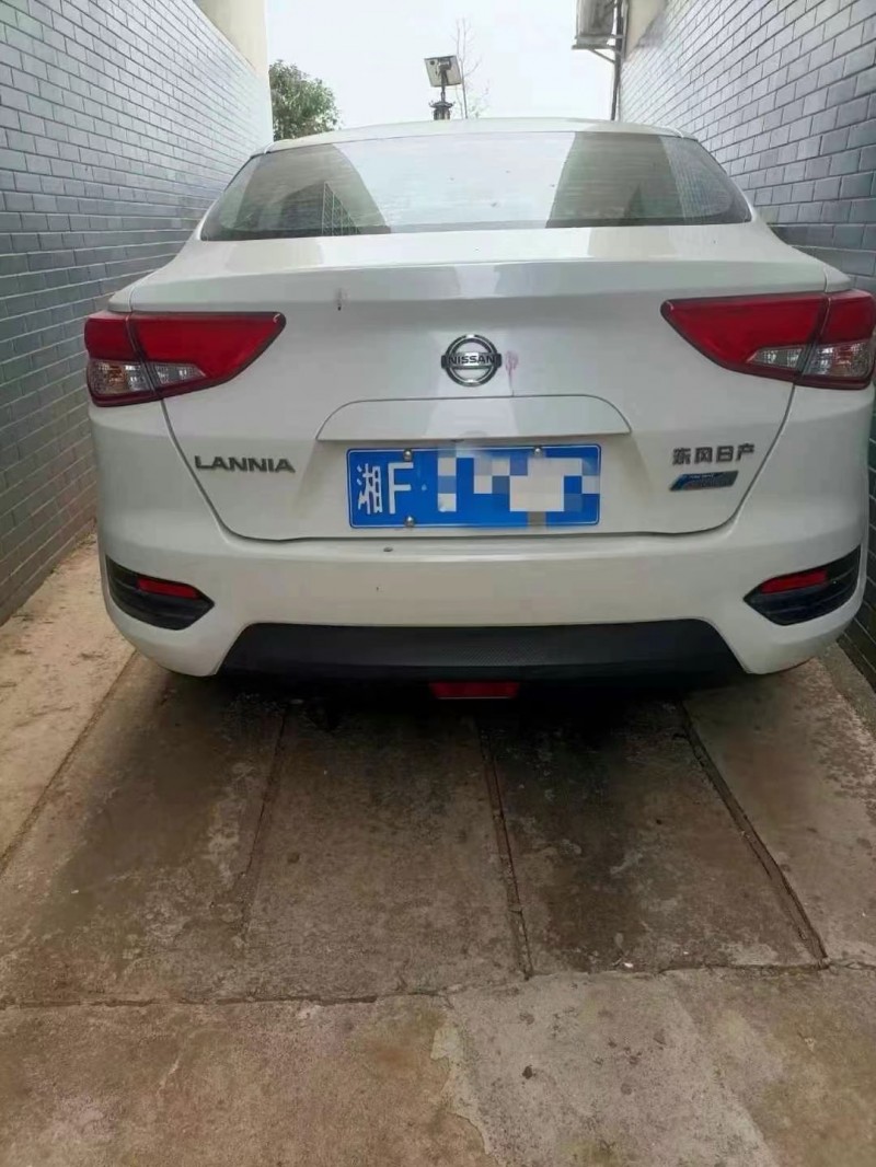 邵阳18年日产蓝鸟6