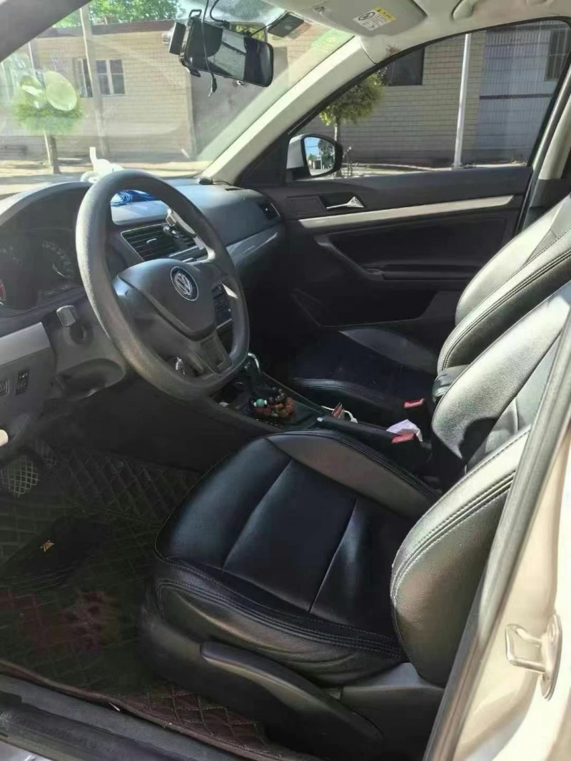 保定19年大众朗逸5