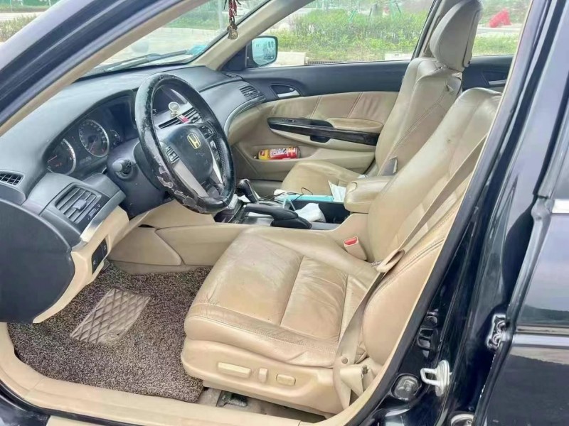 深圳11年本田雅阁4