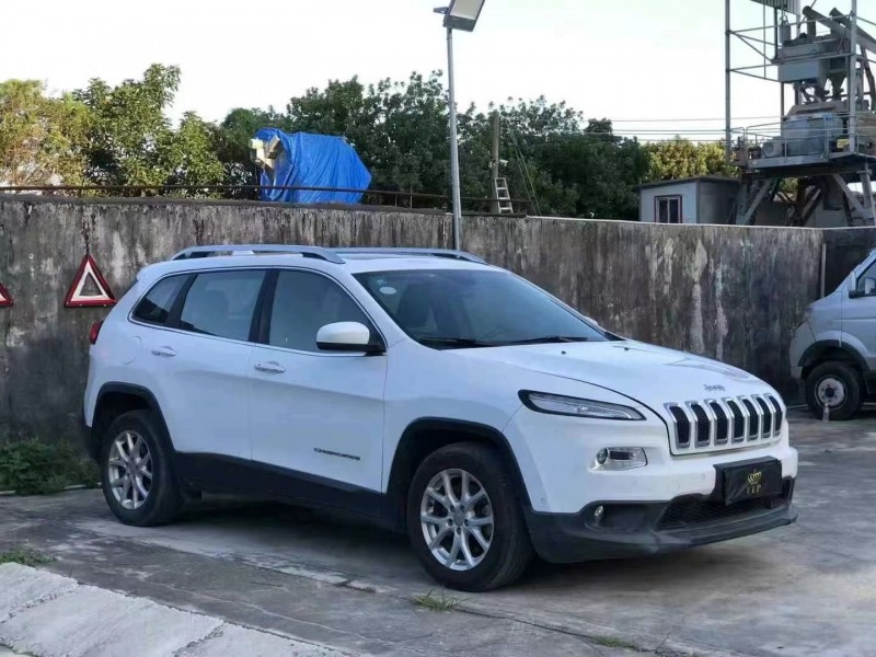江門16年Jeep自由光2