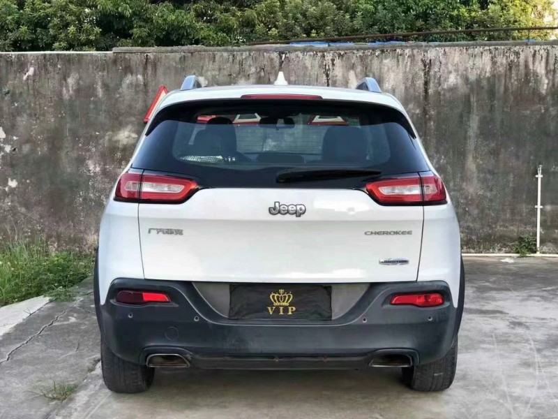 江門16年Jeep自由光7