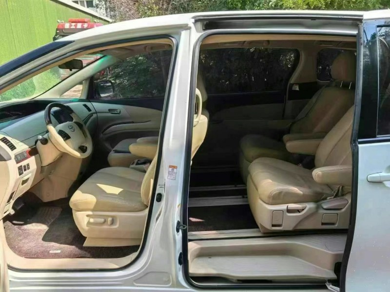 保定18年丰田普瑞维亚4