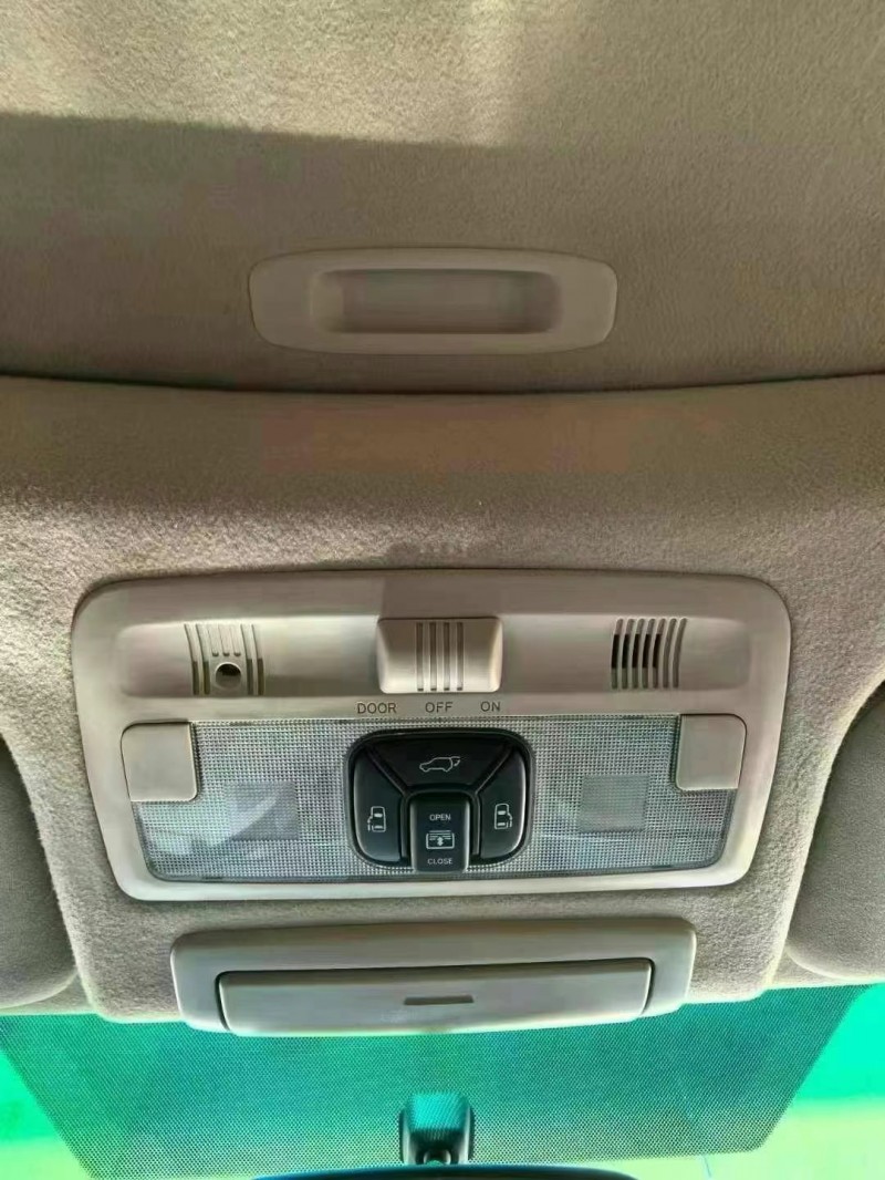 保定18年丰田普瑞维亚7