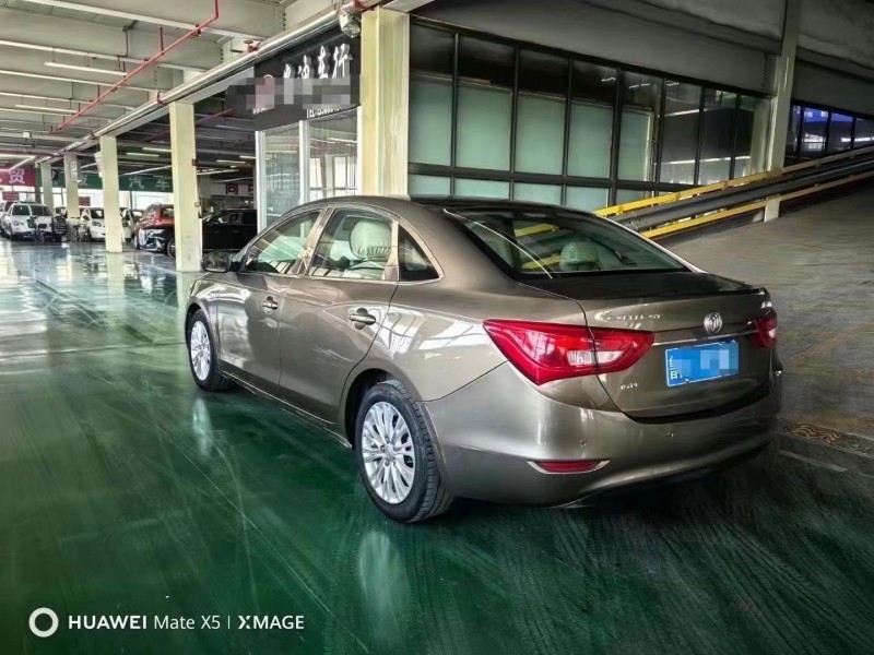 济宁17年别克英朗6