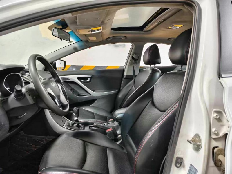 成都16年现代朗动4