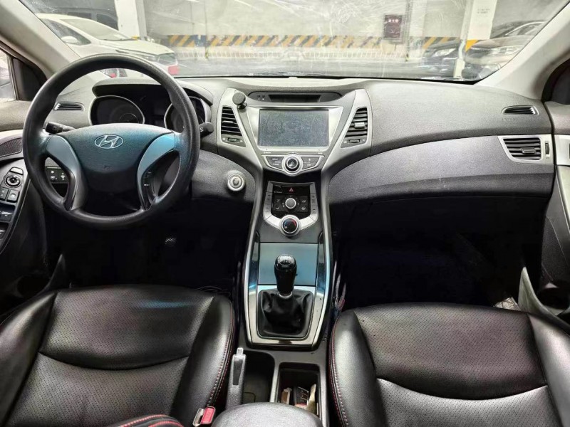 成都16年现代朗动6