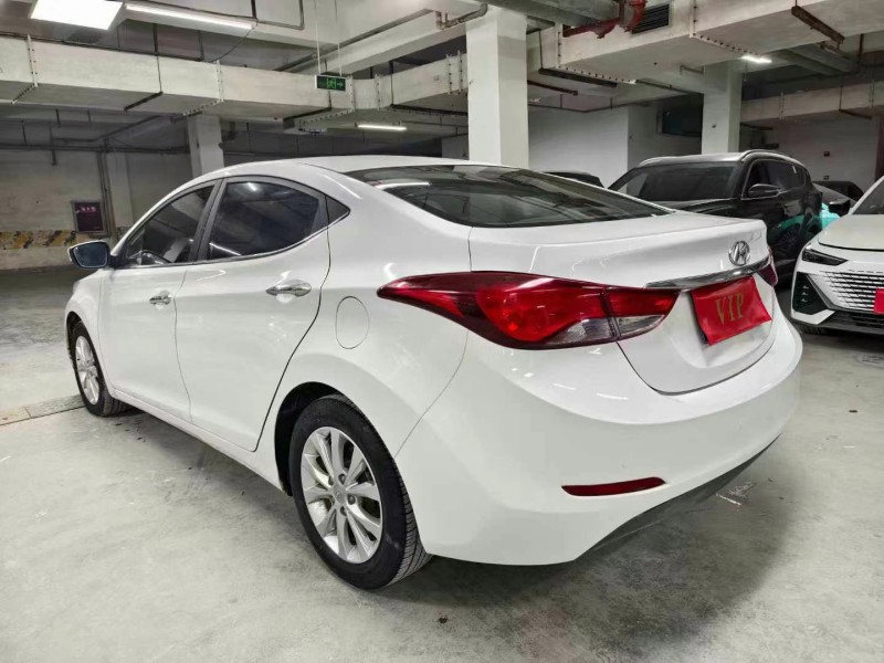 成都16年现代朗动8