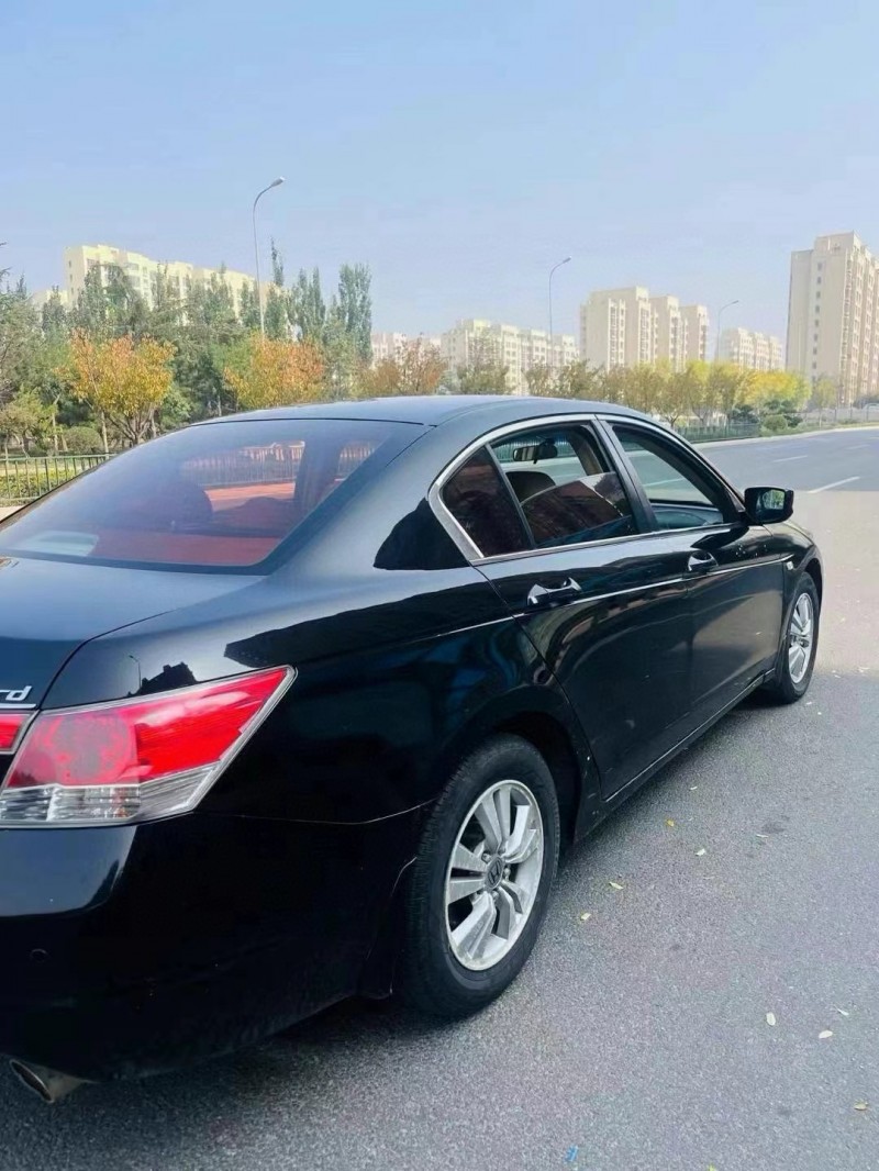 青岛10年本田雅阁9