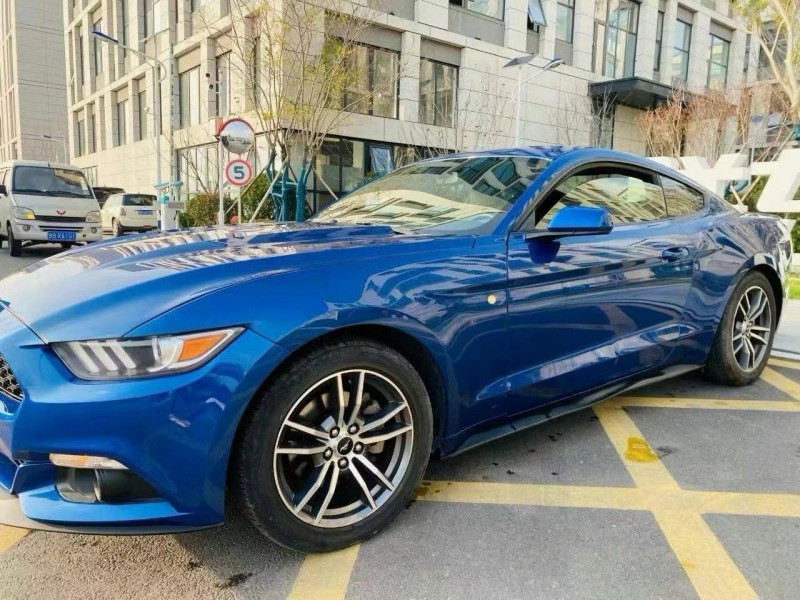 青岛17年福特野马7