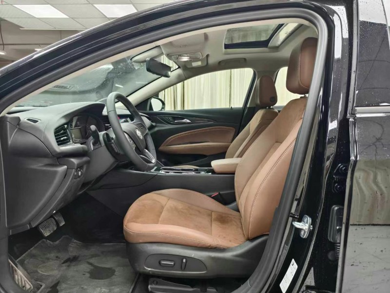 成都23年别克君威5