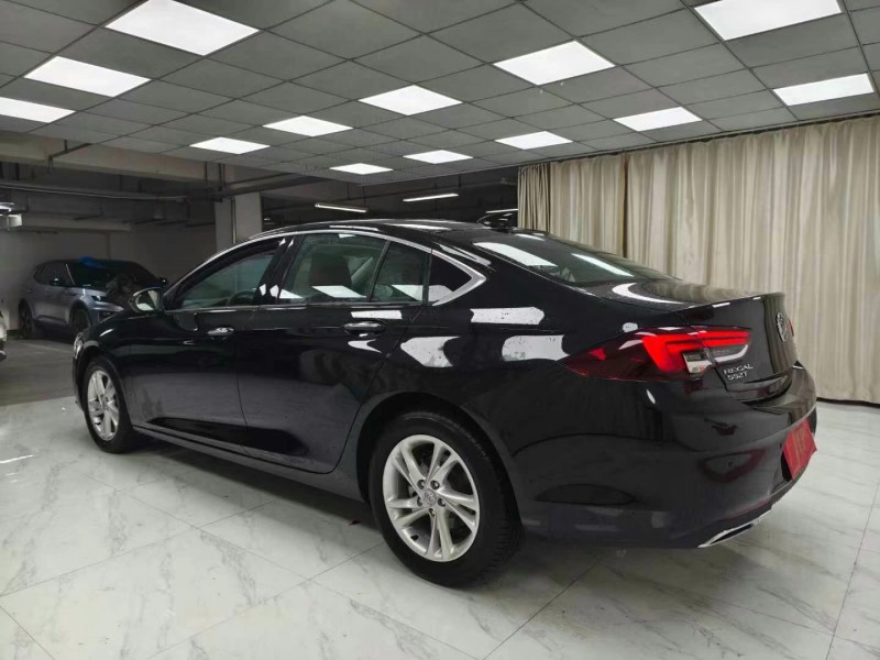 成都23年别克君威7