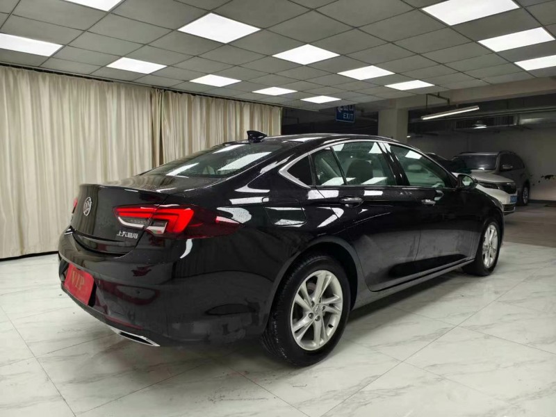 成都23年别克君威8