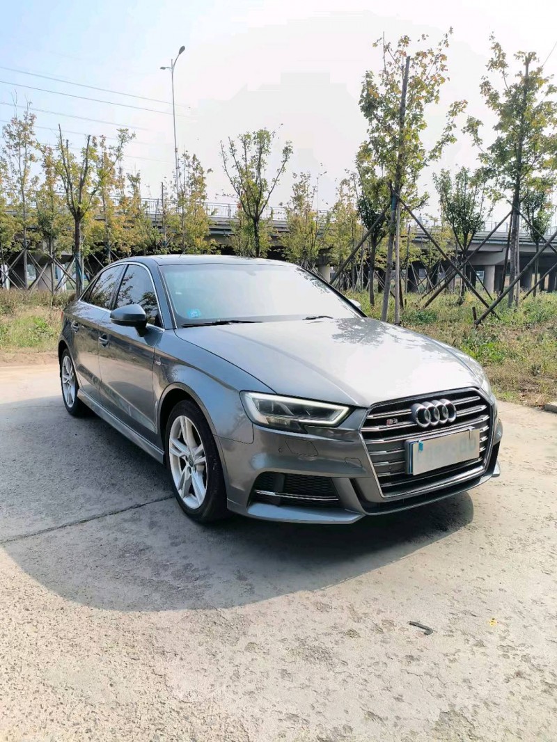 青岛20年奥迪A32