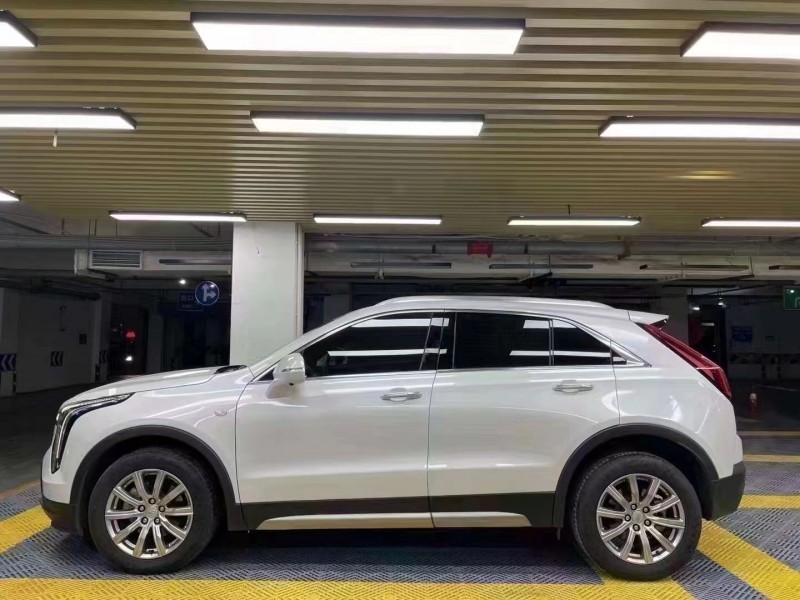 成都21年凯迪拉克XT43