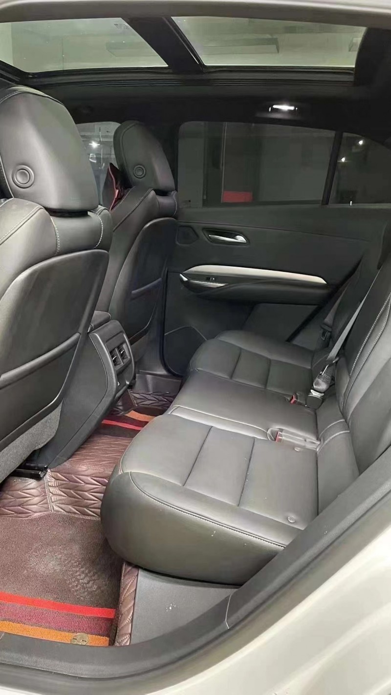 成都21年凯迪拉克XT47