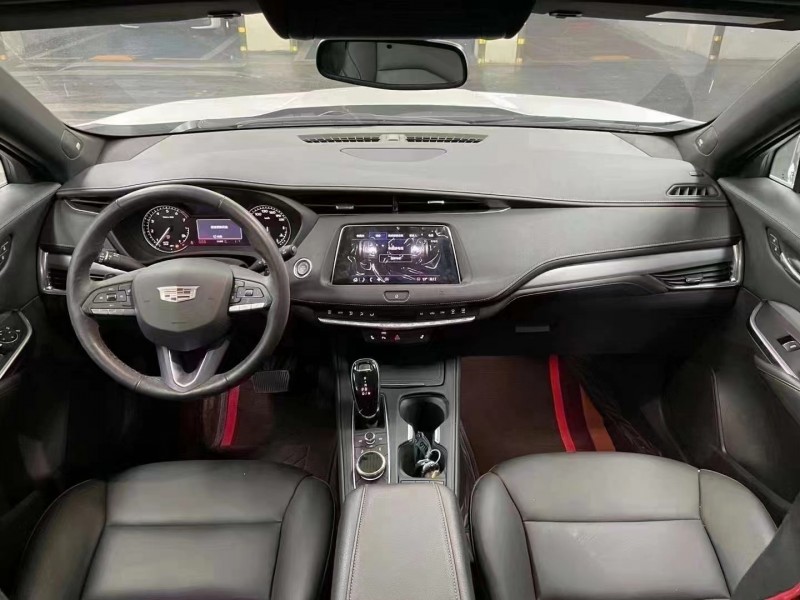 成都21年凯迪拉克XT49