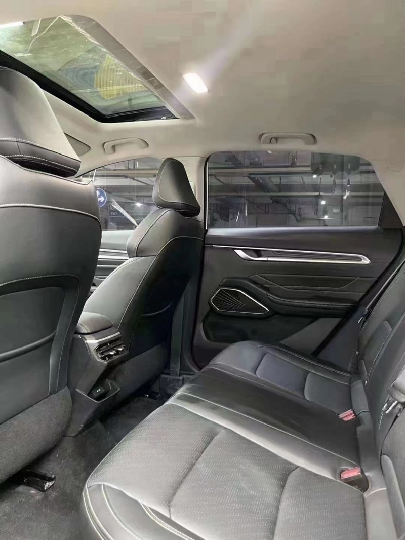 成都22年吉利帝豪7