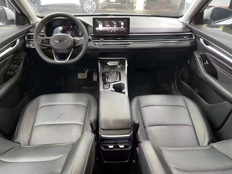 成都22年吉利帝豪9