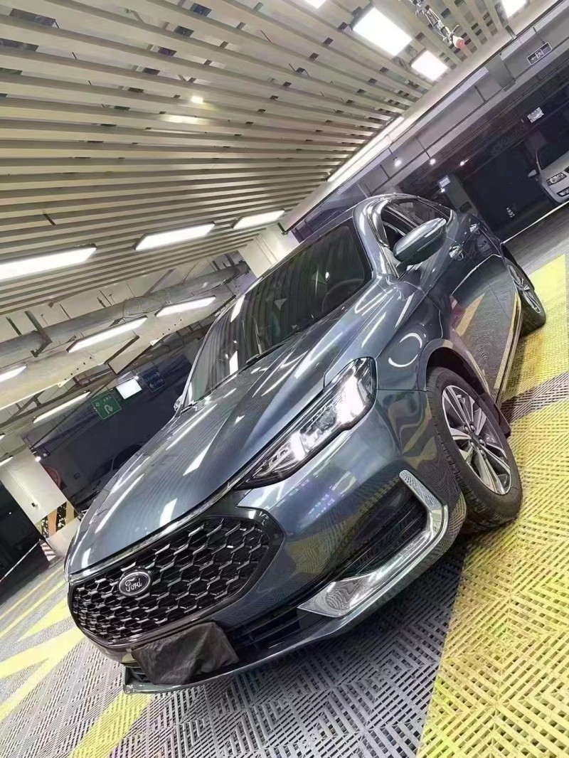 成都22年福特福睿斯2