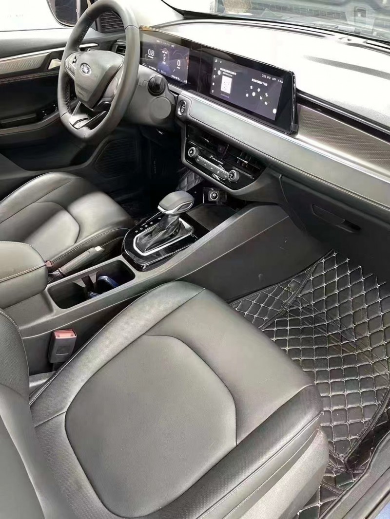 成都22年福特福睿斯8